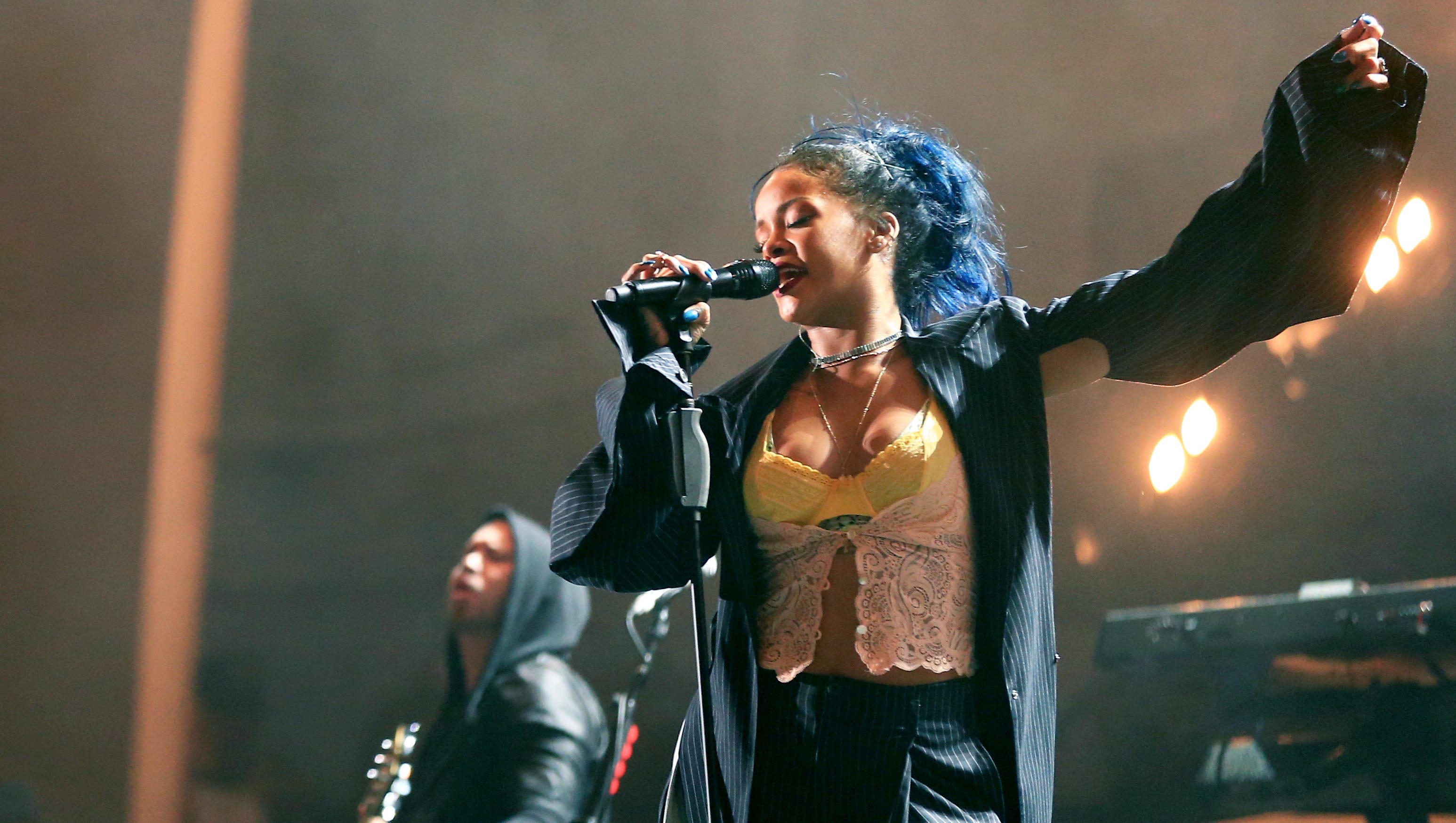 Top Weekend Concert Picks For Phoenix Rihanna Secret Posies Pop Up Show Jim Adkins Flatbush Zombies