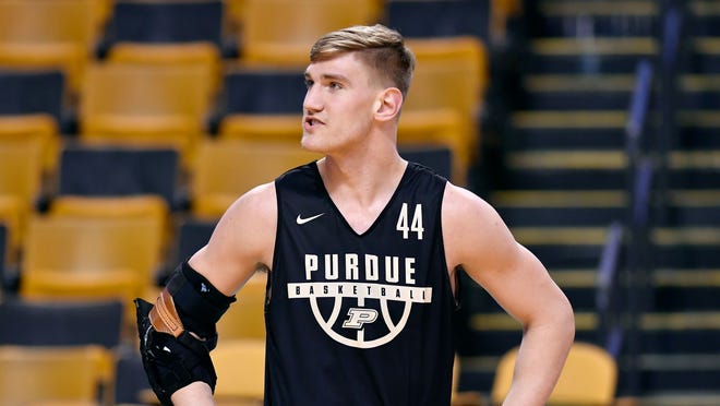 Purdue Basketball S Dakota Mathias Sets Tone With Calm Intensity