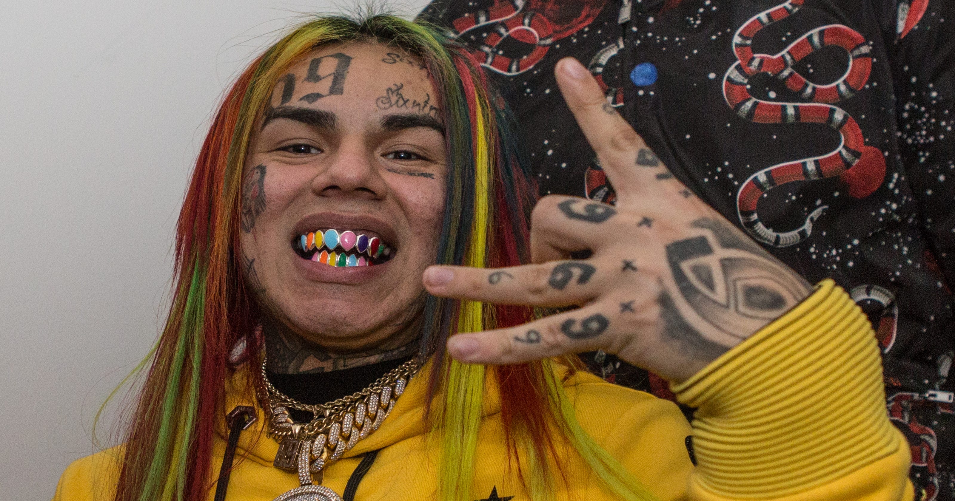 1. "Takashi 6ix9ine Shows Off New Blue Hair on Instagram" 
2. "Takashi 6ix9ine's Blue Hair Sparks Controversy on Social Media" 
3. "Takashi 6ix9ine's Blue Hair: A Look Back at His Ever-Changing Hairstyles" 
4. "Takashi 6ix9ine's Blue Hair: The Meaning Behind the Color" 
5. "Takashi 6ix9ine's Blue Hair: How to Achieve the Look" 
6. "Takashi 6ix9ine's Blue Hair: Fans React to His Bold New Look" 
7. "Takashi 6ix9ine's Blue Hair: A Timeline of His Hair Evolution" 
8. "Takashi 6ix9ine's Blue Hair: The Inspiration Behind the Color" 
9. "Takashi 6ix9ine's Blue Hair: The Controversy Surrounding His Hair Choices" 
10. "Takashi 6ix9ine's Blue Hair: The Impact of His Bold Style on Pop Culture" - wide 1