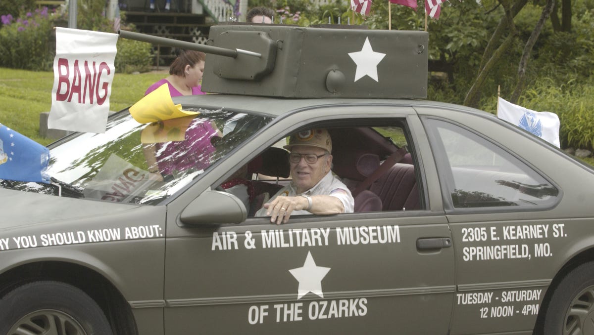 एक सेवानिवृत्त U-2 पायलट से मिलें जिन्होंने शीत युद्ध के केंद्र में जासूसी की थी