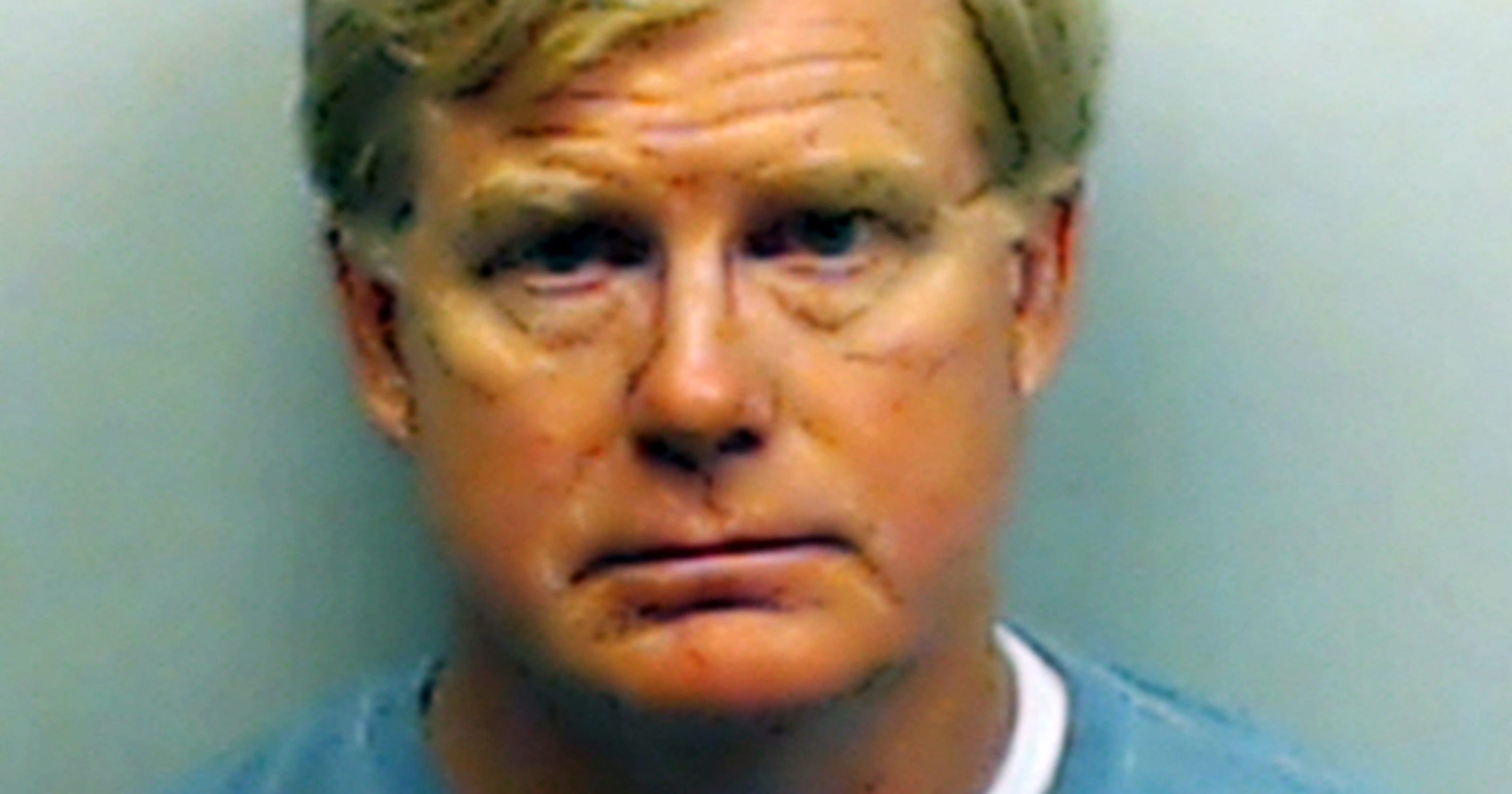 Arrested U.S. judge embarrassed, entering treatment
