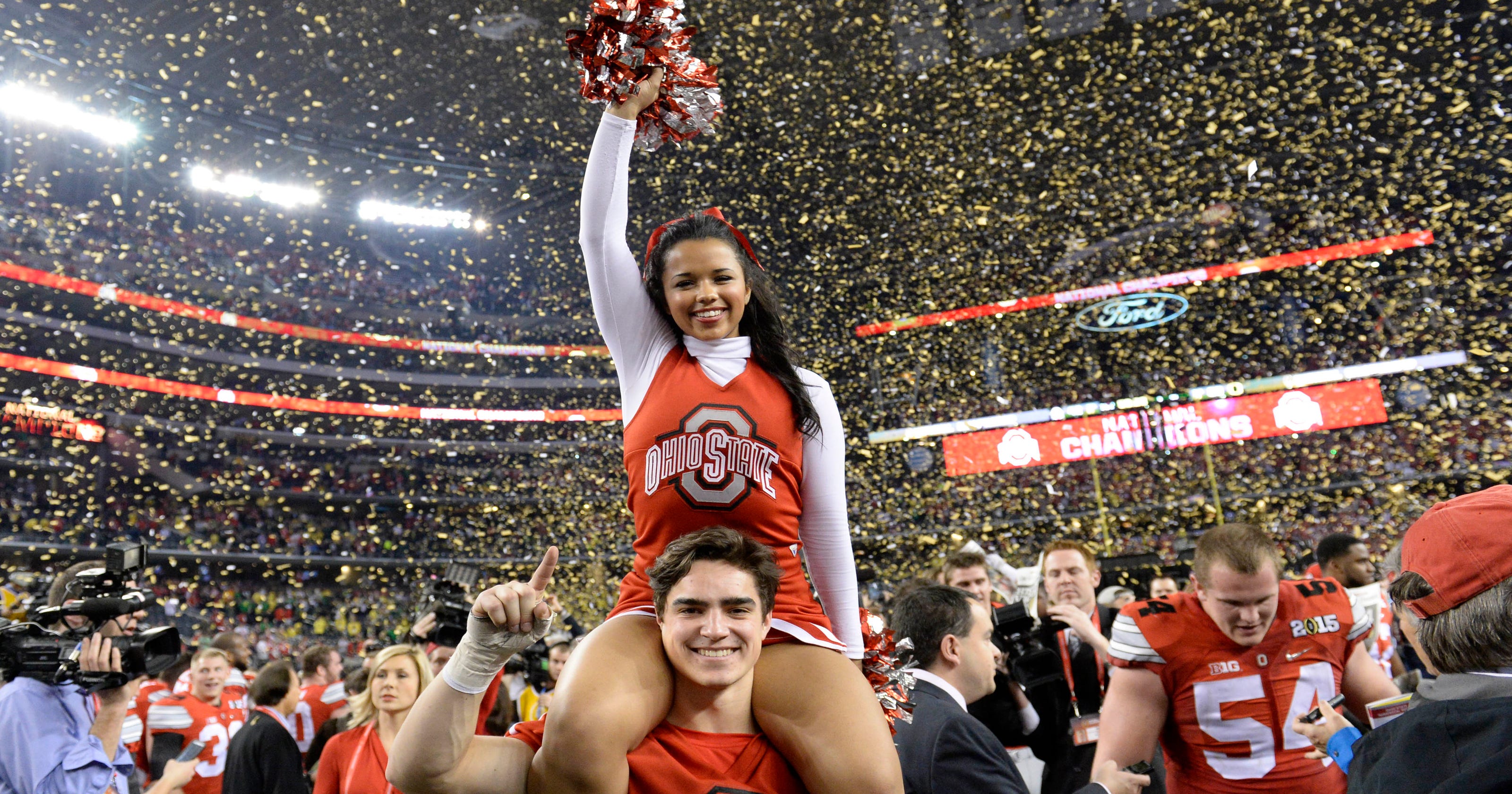 Oregon Ohio State Cheerleaders At National Championship Game 