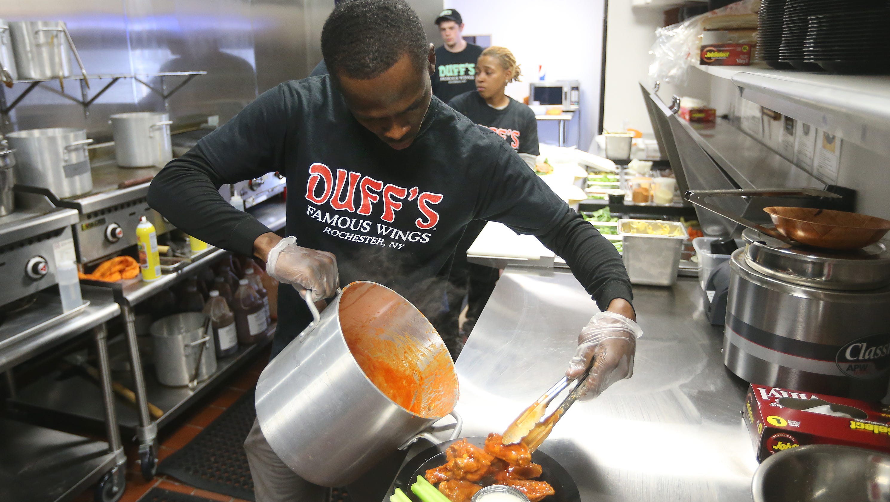 Duff's Wings opens in Brighton