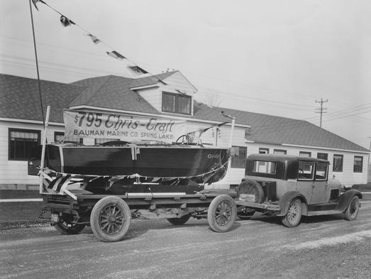 Chris-Craft common these selected images and advertisements