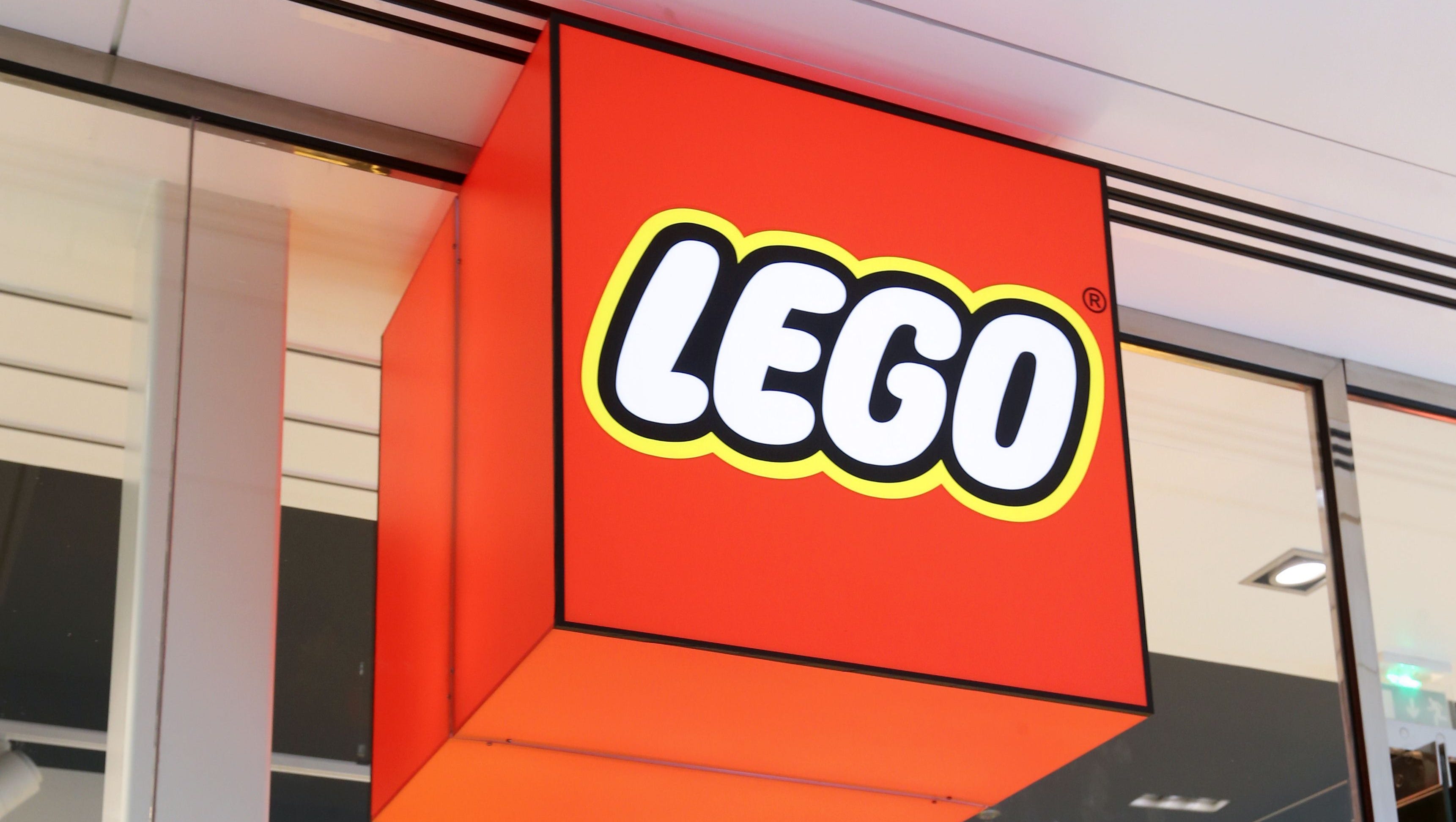 Lego ends deal with Shell stations environmental protests