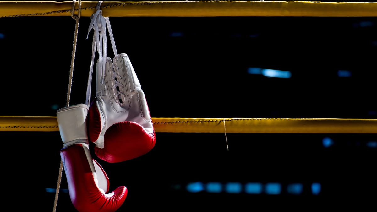 Boxing announcer mistakenly announces wrong winner in Nina Hughes vs. Cherneka Johnson fight