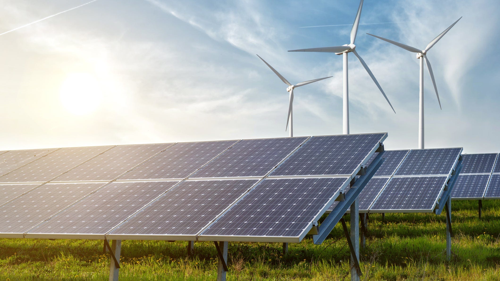 Solar, wind power push renewable energy to record level in US in April