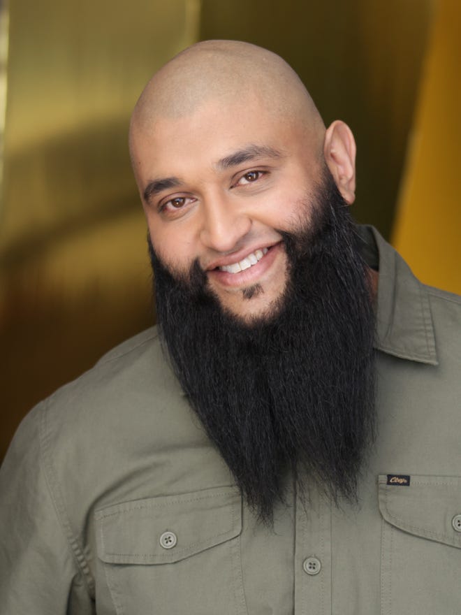 Comedian Azhar Usman cuts through Muslim stereotypes with jokes