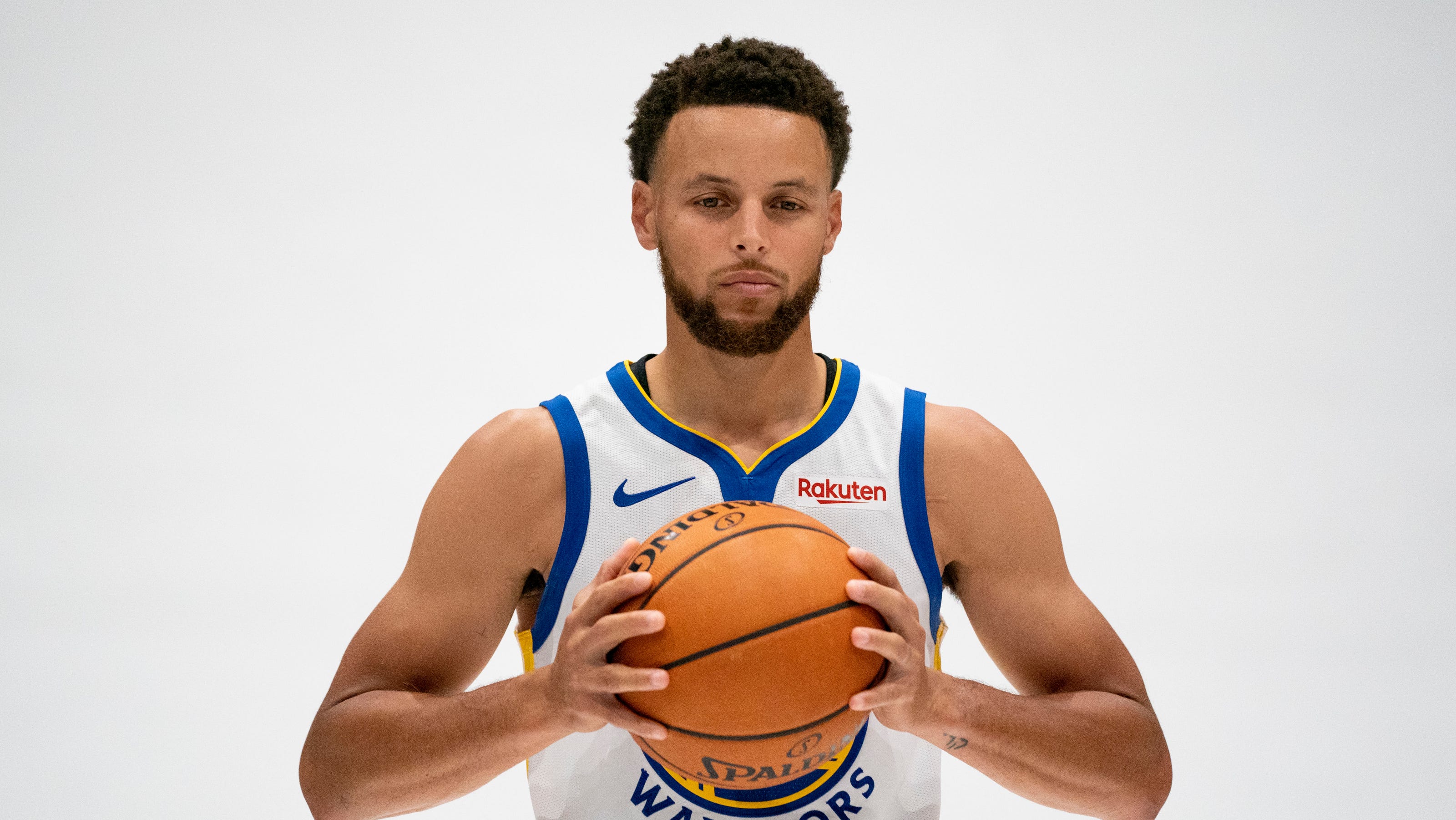 Warriors' Stephen Curry jokes he will play 48 minutes for all 82 games