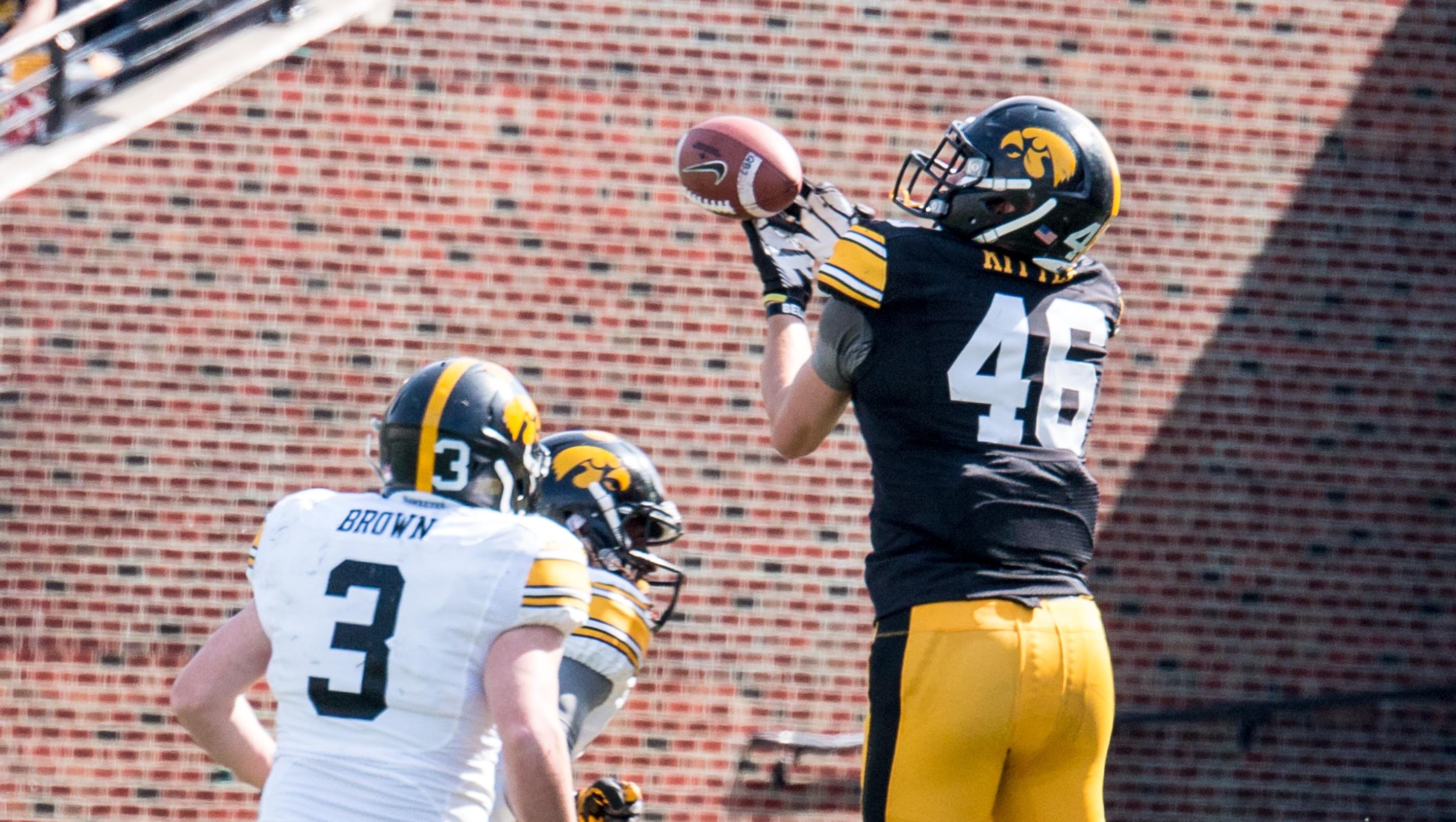 Media Day Kittle Plays Mentor For Unproven Tight Ends