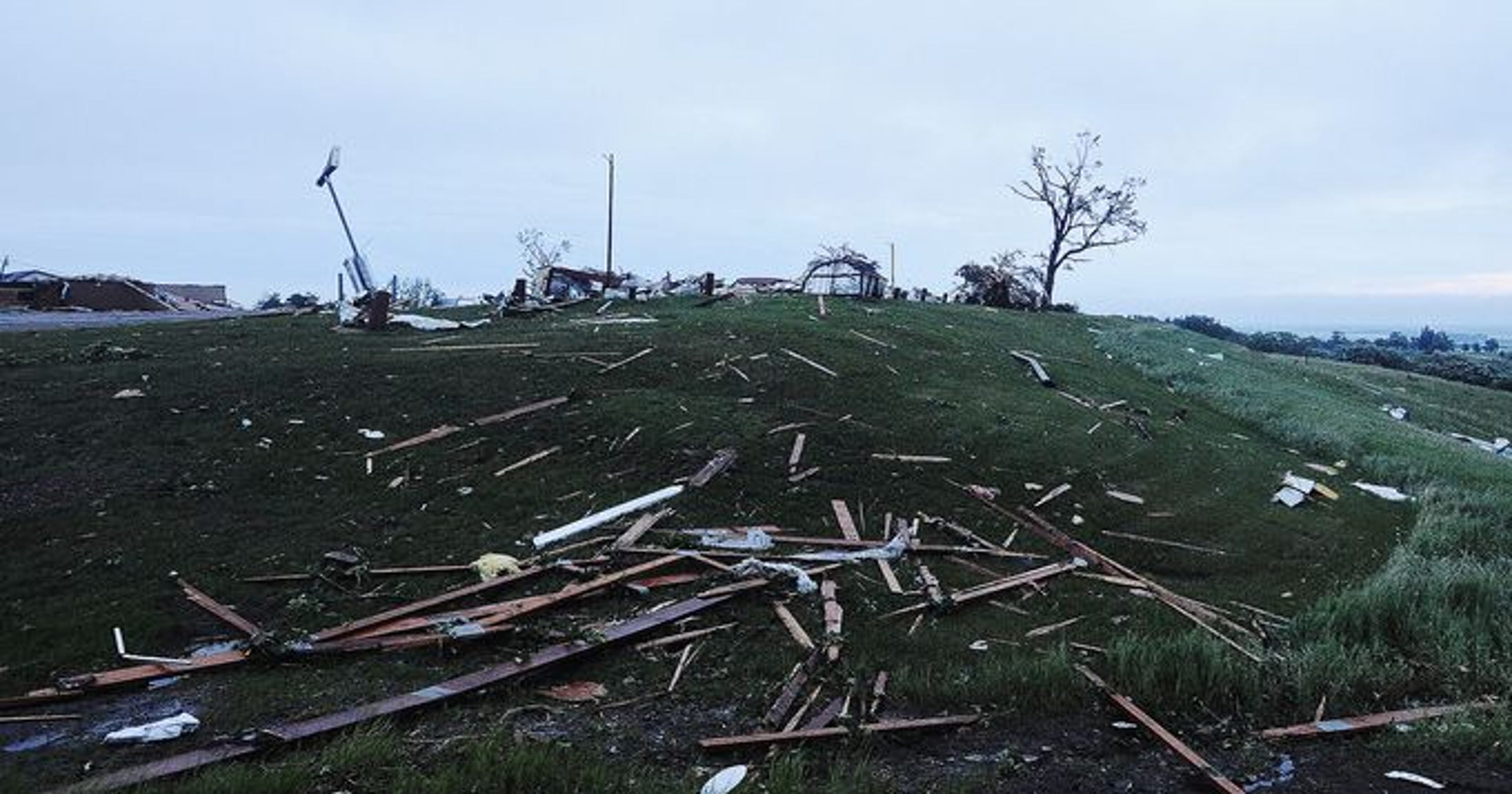 Replay Tour of Wessington Springs tornado damage