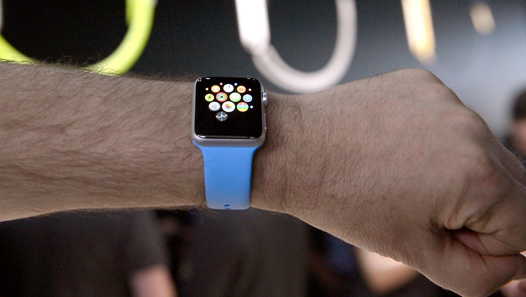 635640846506139389-watchxDMSKKx004.jpg?width=1708&height=965&fit=crop ...