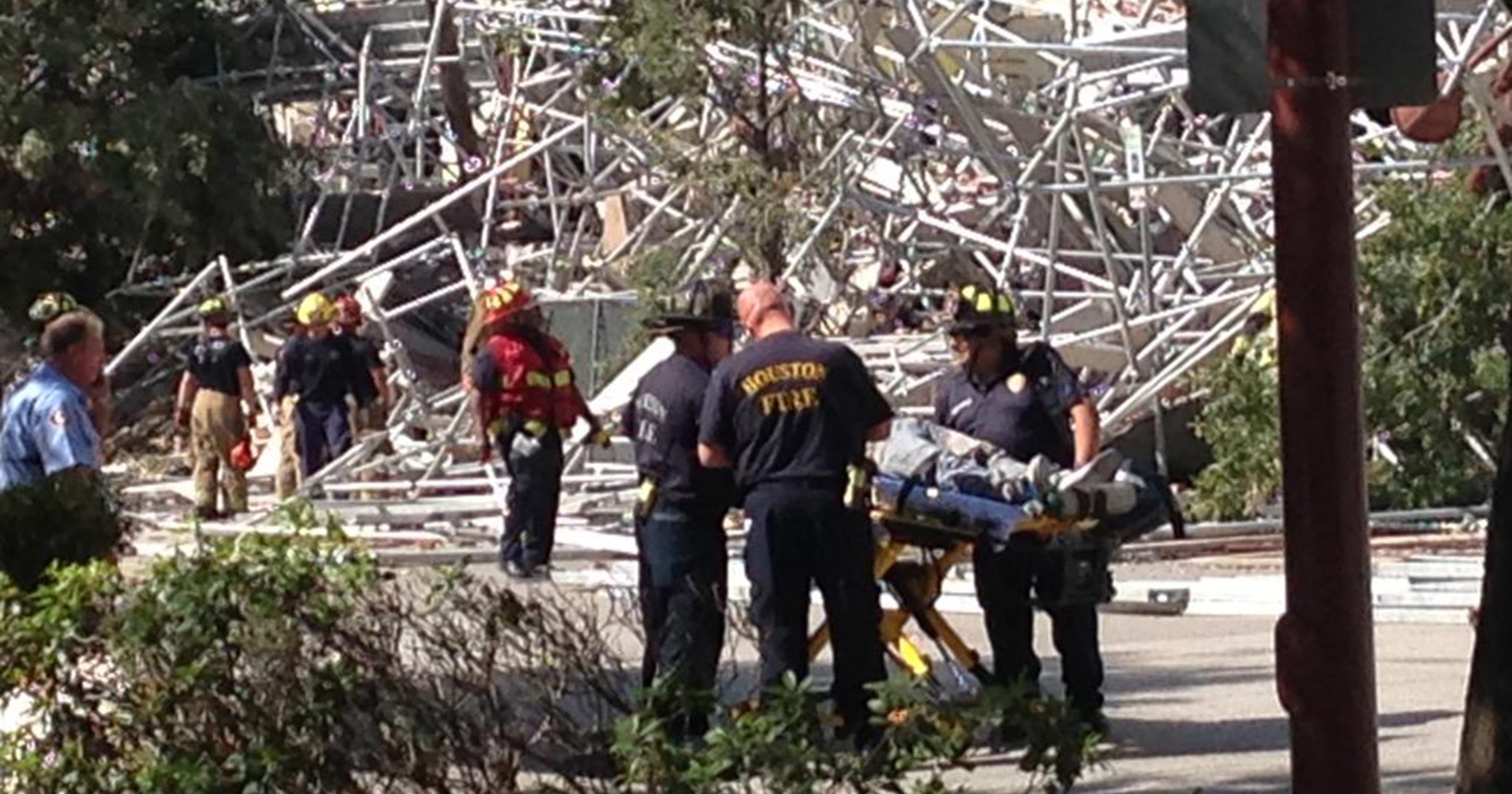 6 rescued after scaffolding collapse in Houston