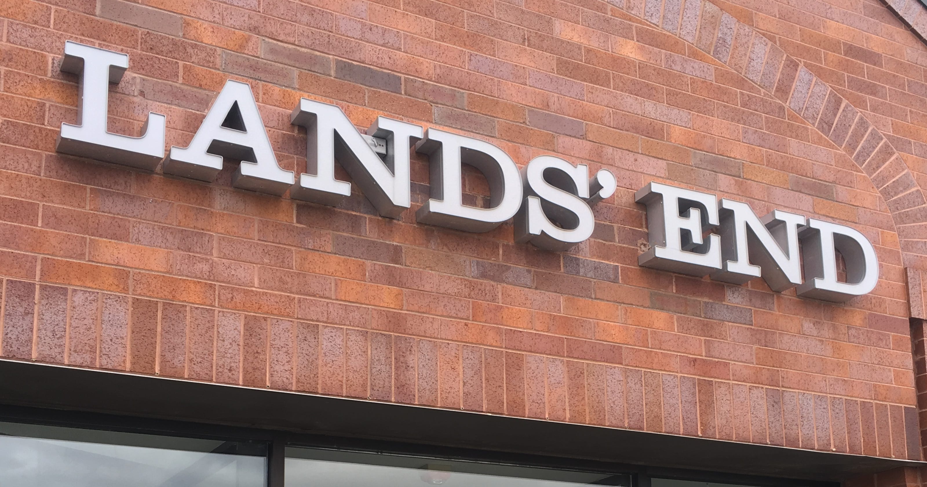 Lands' End to retreat from NYC, opt for Dodgeville