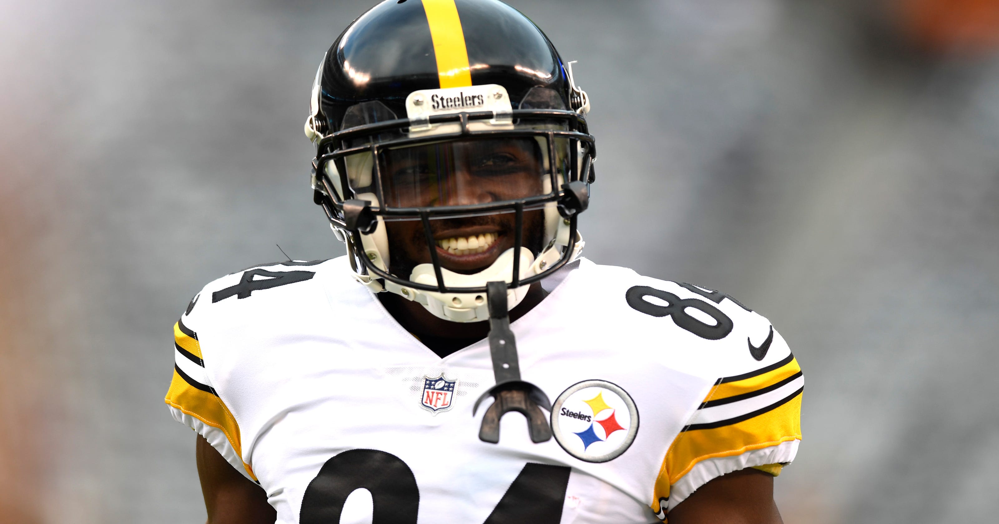 Should NY Jets trade for Antonio Brown, sign Le'Veon Bell?3200 x 1680