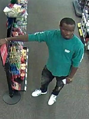 Des Moines police are seeking the identity of this man, who is suspected of credit card fraud.