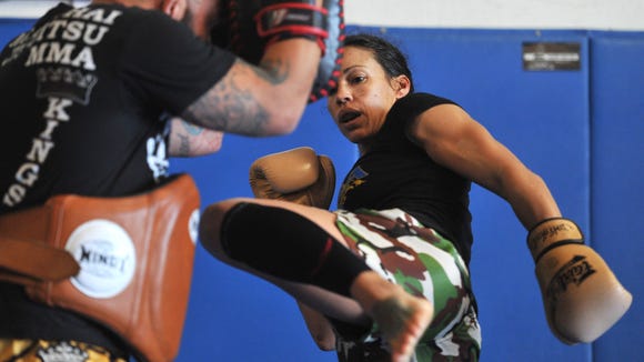 Farmersville's Márion Reneau gets ready for UFC fight