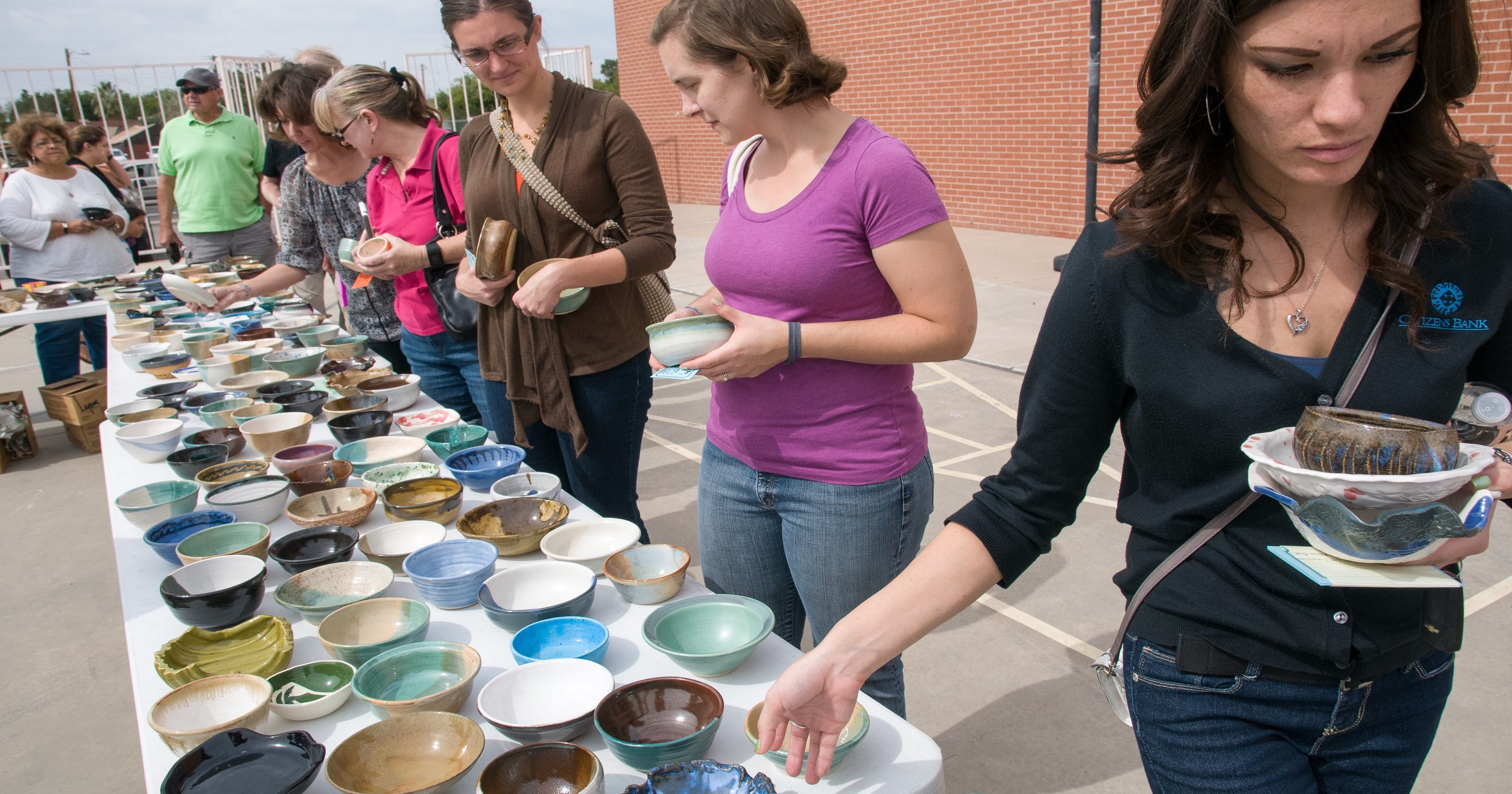 'Empty Bowls' again extends hand to feed hungry