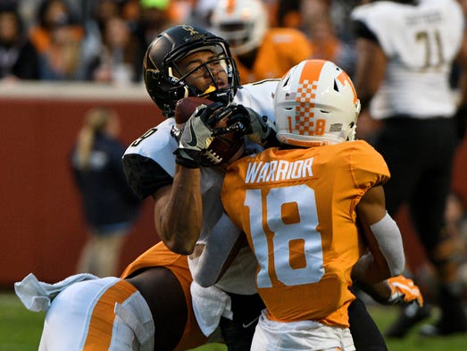 Vanderbilt wide receiver C.J. Duncan (19) catches the
