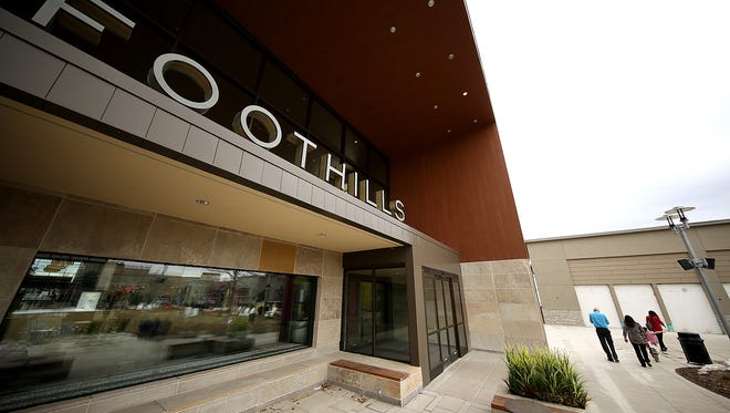 Forever 21 clothing store plans to open at Foothills shopping center in May or June.