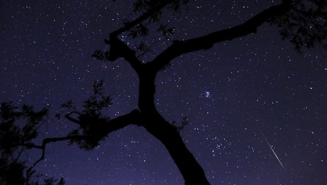La pluie de météores pershawienne culminera la semaine prochaine, mais la pleine lune pourrait se chevaucher La pluie de météores pershawienne culminera la semaine prochaine, mais la pleine lune pourrait se chevaucher