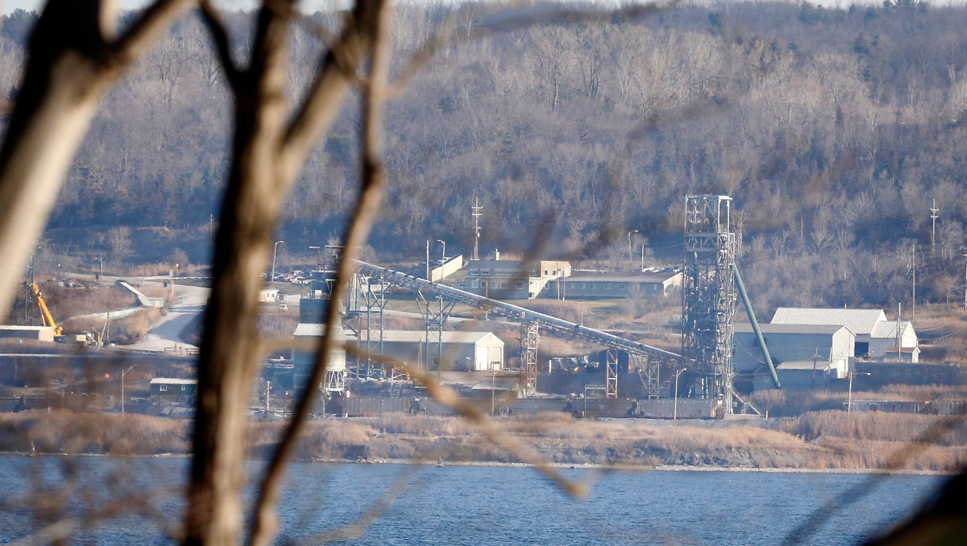 17 workers trapped at Cargill Salt Mine
