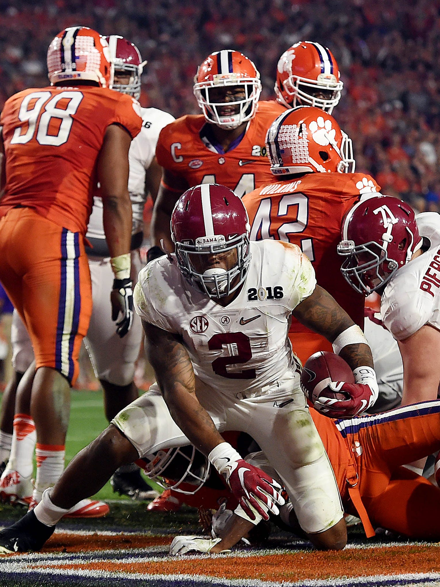 Alabama Holds Off Deshaun Watson Clemson To Win National Championship