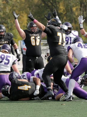 Titans Knock Off No 1 Warhawks