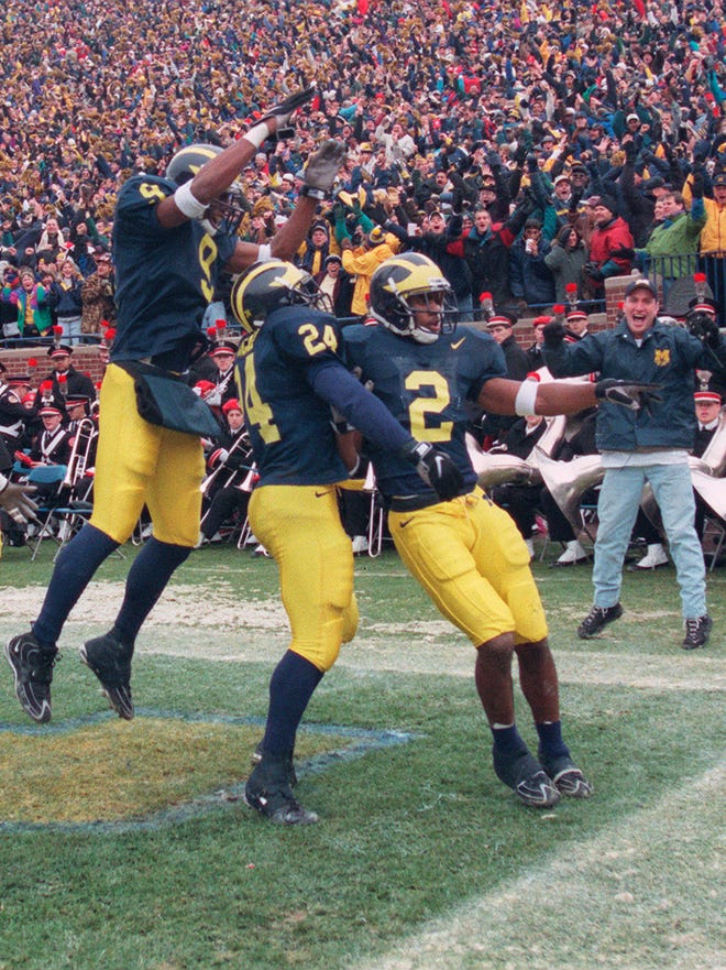Michigan S Charles Woodson Makes College Football Hall Of Fame Michigan S Charles Woodson Makes College Football Hall Of Fame