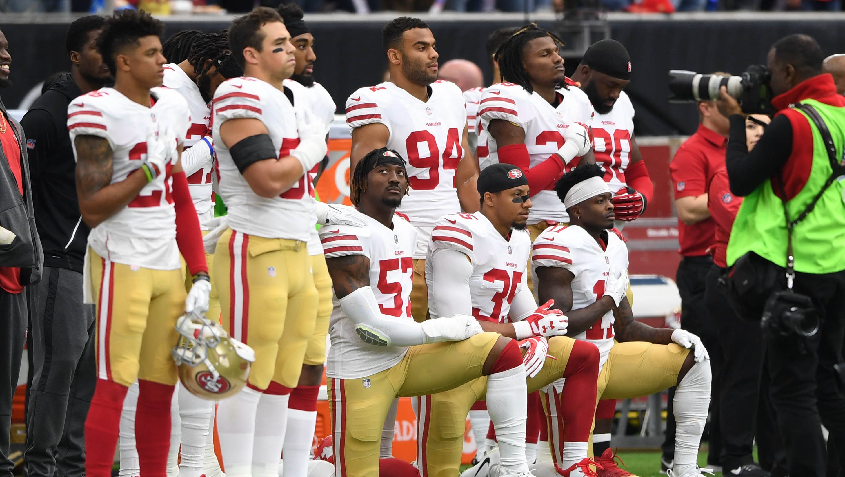 Nfl National Anthem Policy Players On Field Must Show Respect