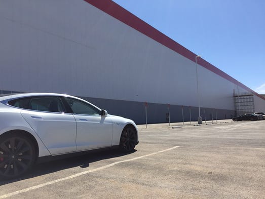 Exterior of the Tesla-Panasonic Gigafactory, located