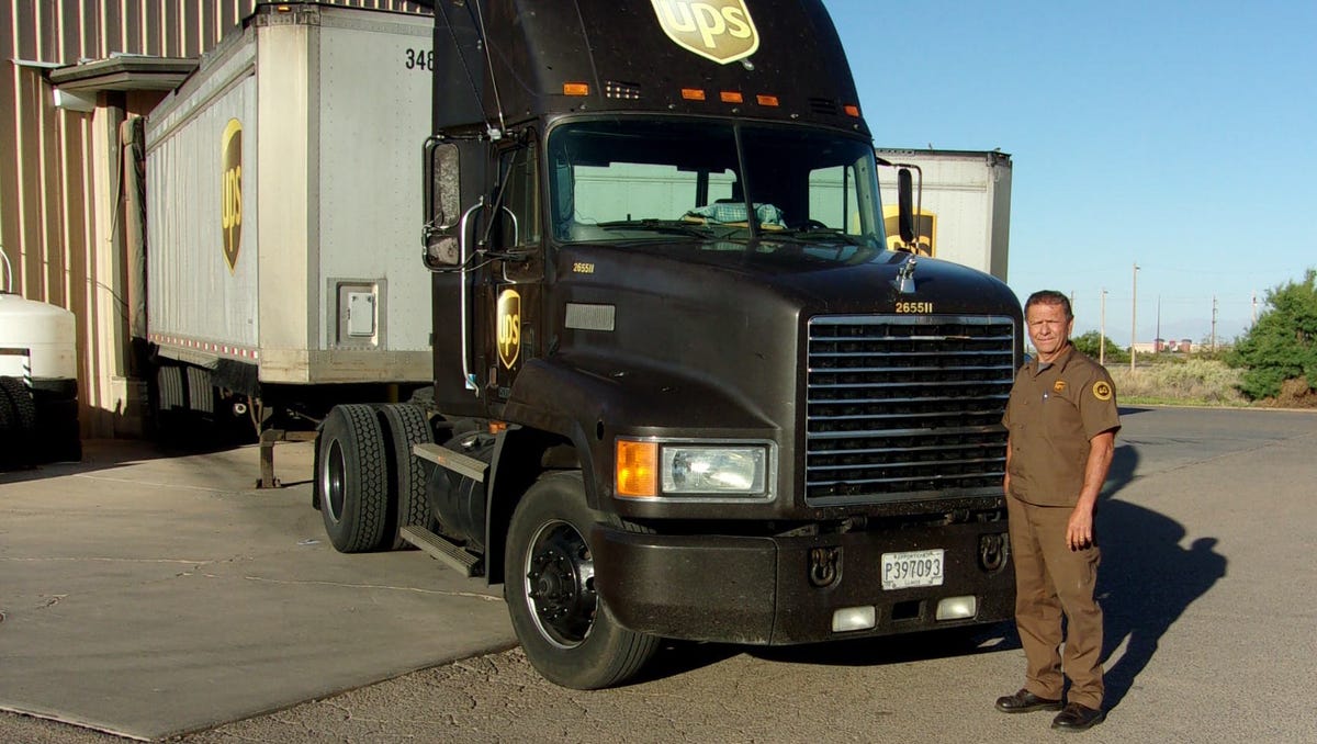 Alamogordo Ups Circle Of Honor Driver Retires After 42 Years