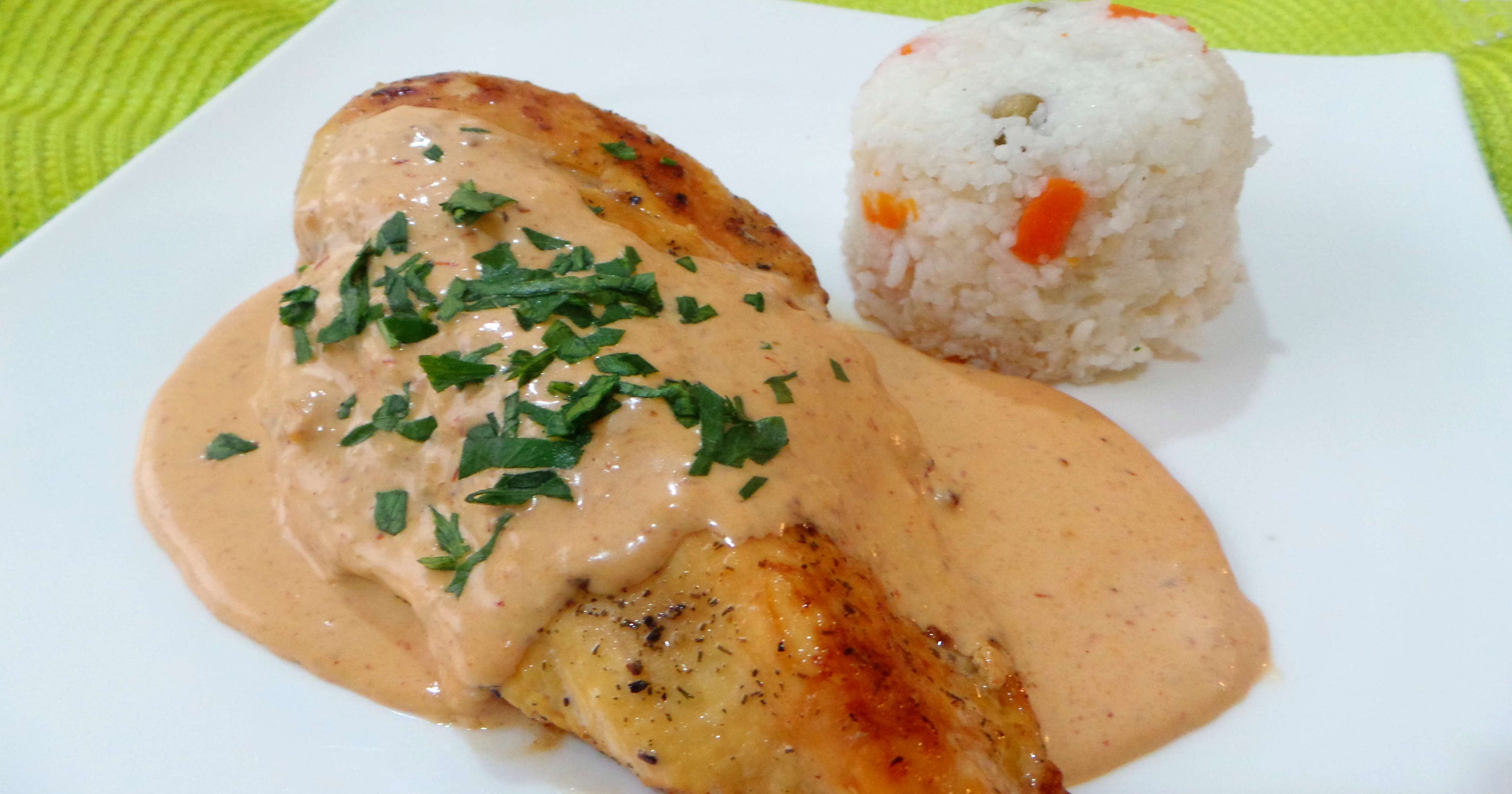 RECETA: Pechuga de pollo en crema de chipotle