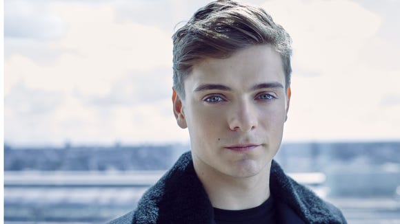 Is martin garrix dating anyone