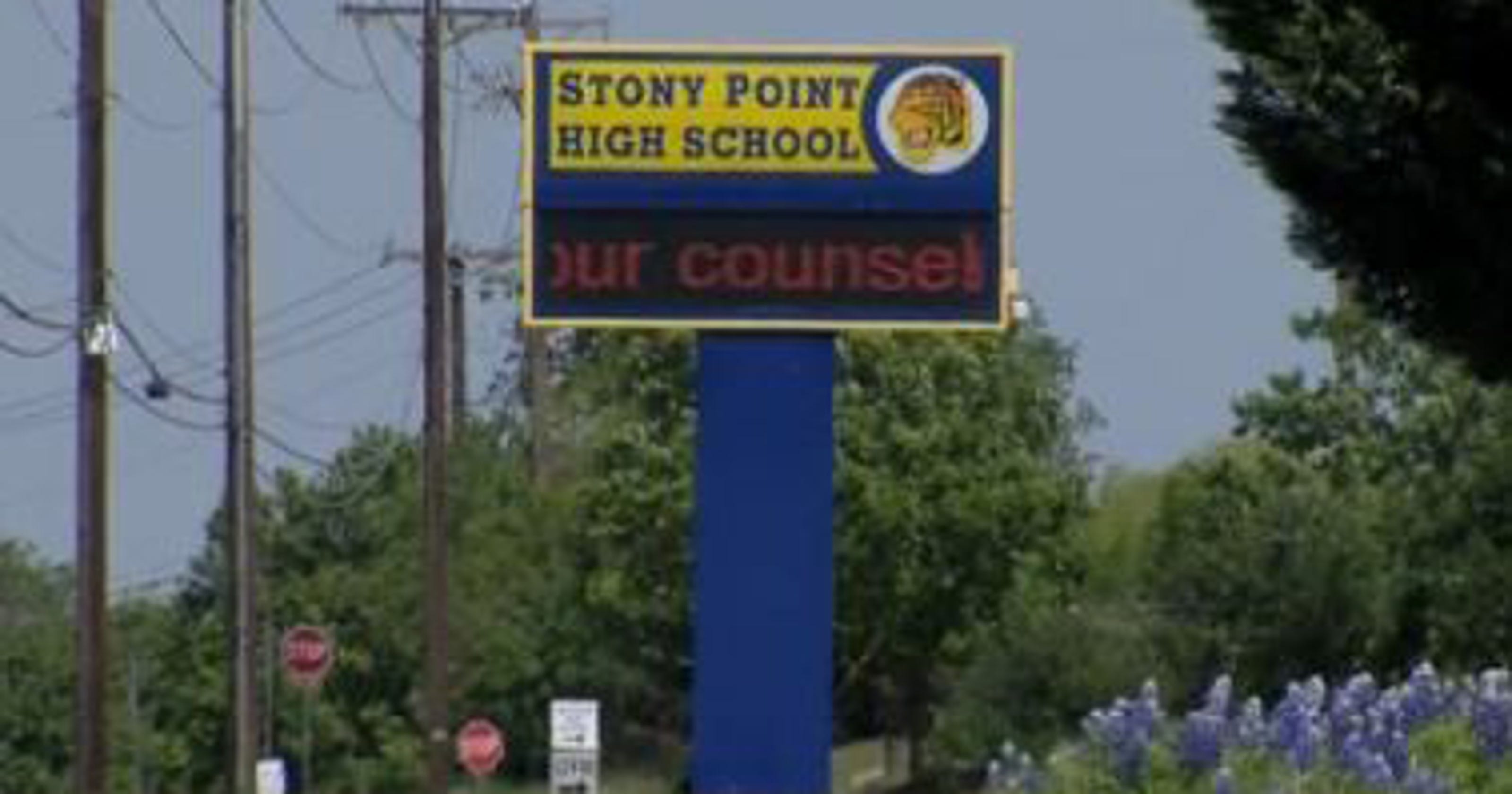 Officer Uses Taser On Student 16 To Break Up Fight Officer Uses Taser On Student 16 To Break Up Fight