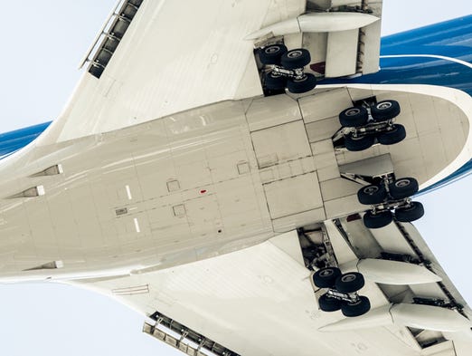 The main gear of a Boeing 747-8.