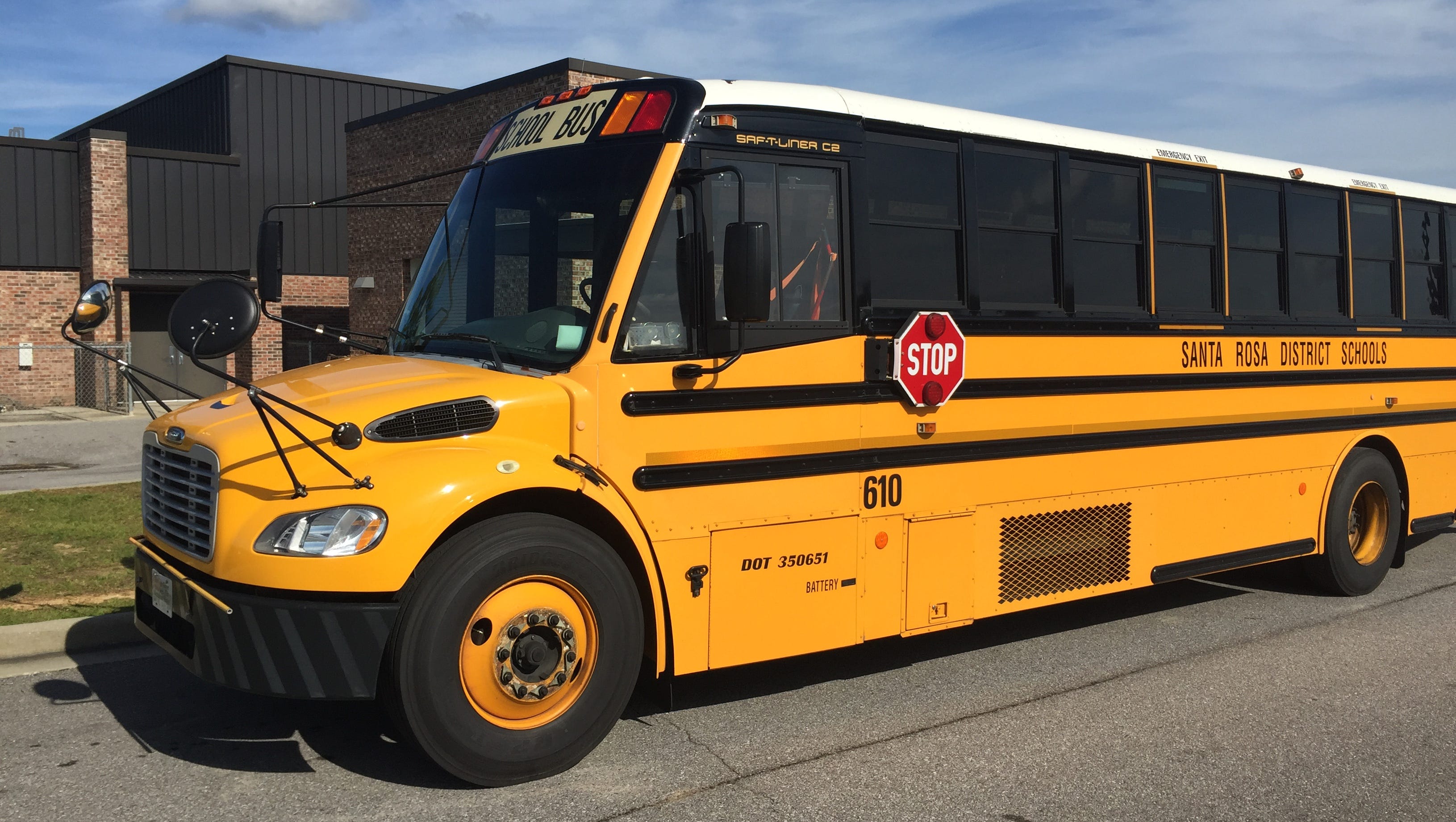 Santa Rosa School District signs new contract for bus transportation