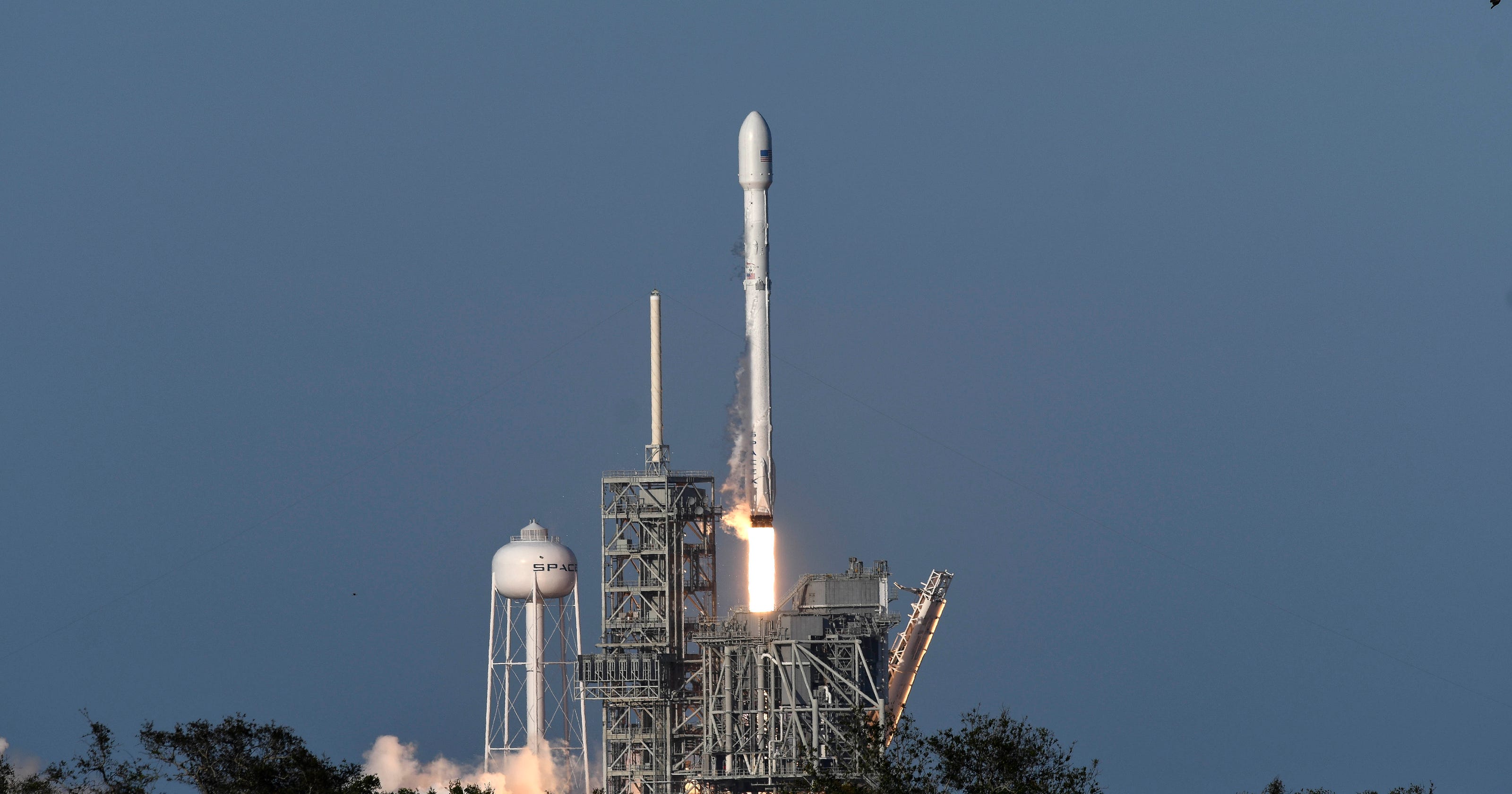 Updates: SpaceX launches, lands 'flight proven' Falcon 9 in historic first
