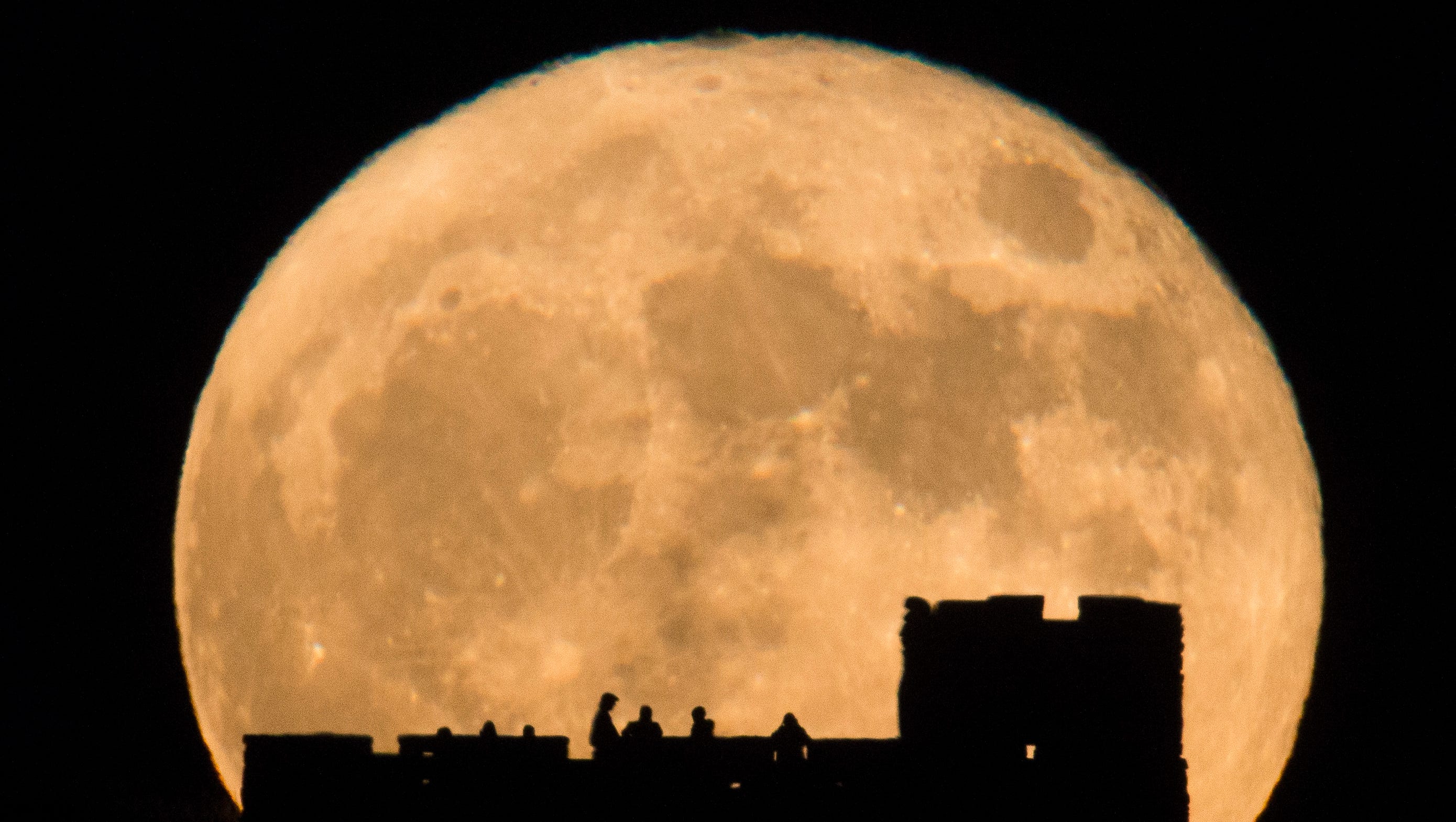Supermoon The only one of the year will rise Sunday evening