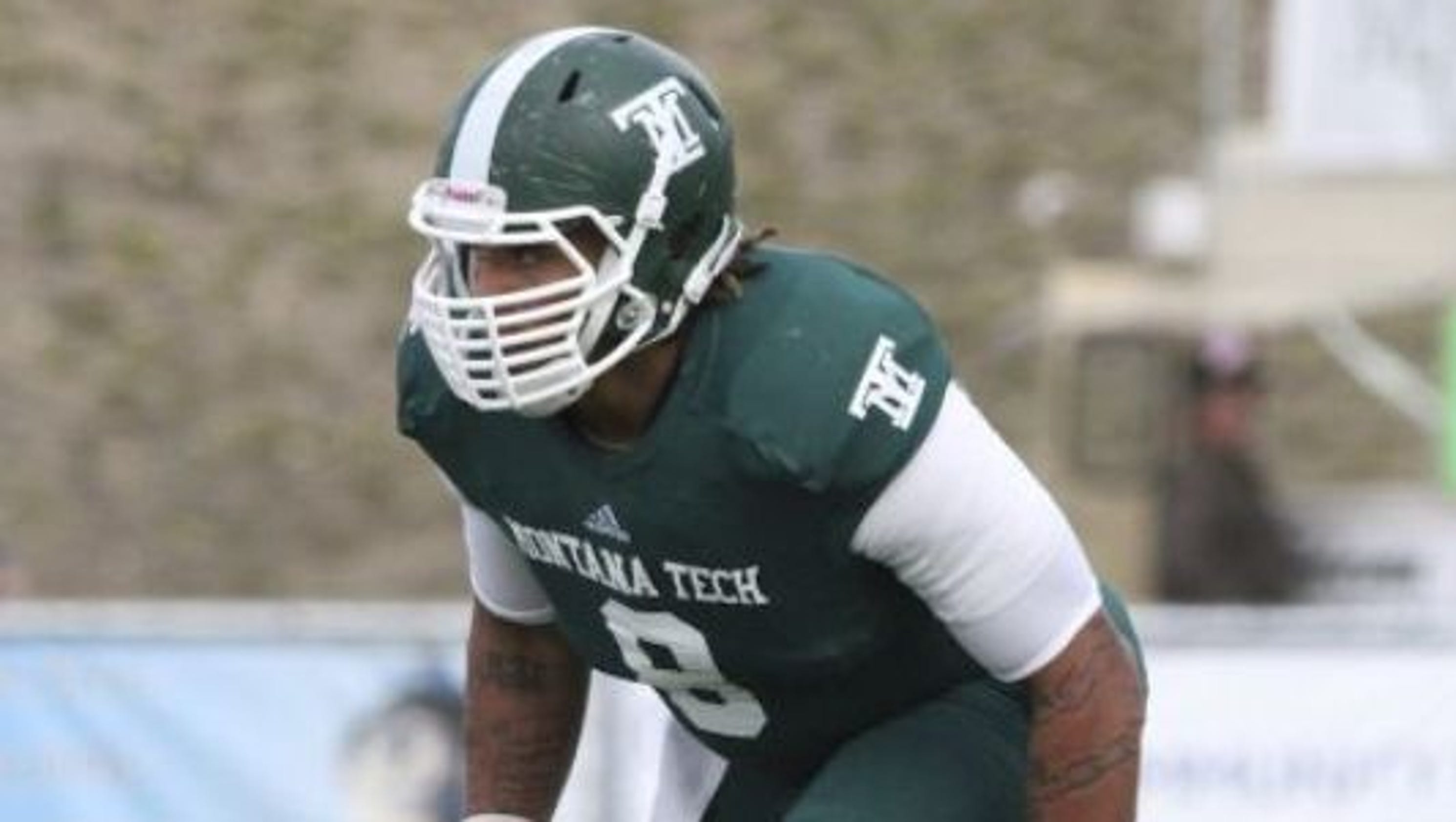 Former NFL linebacker Ryan Jones shot dead in apartment, 2 wounded