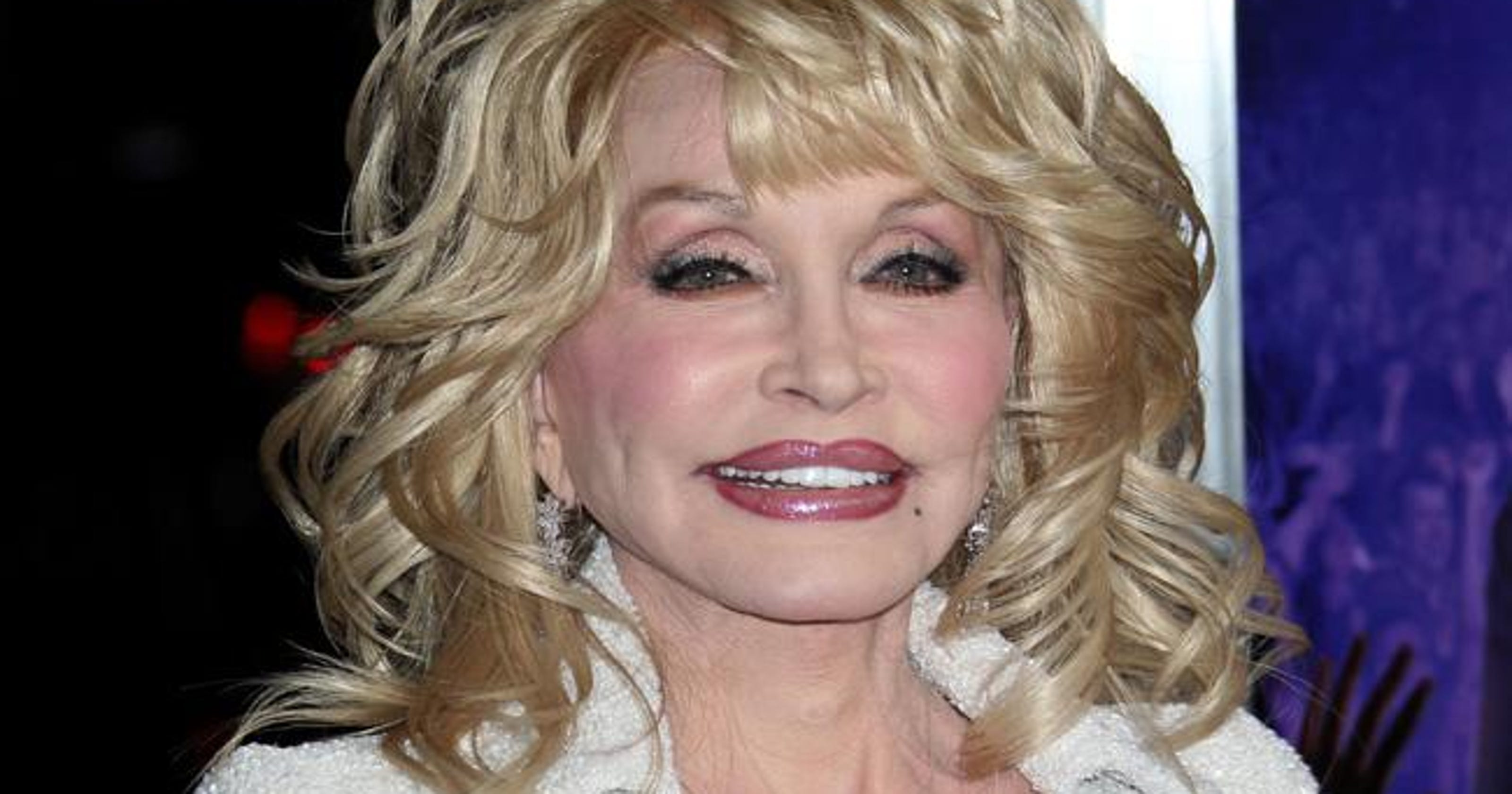 In case of emergency: Dolly Parton sleeps in makeup