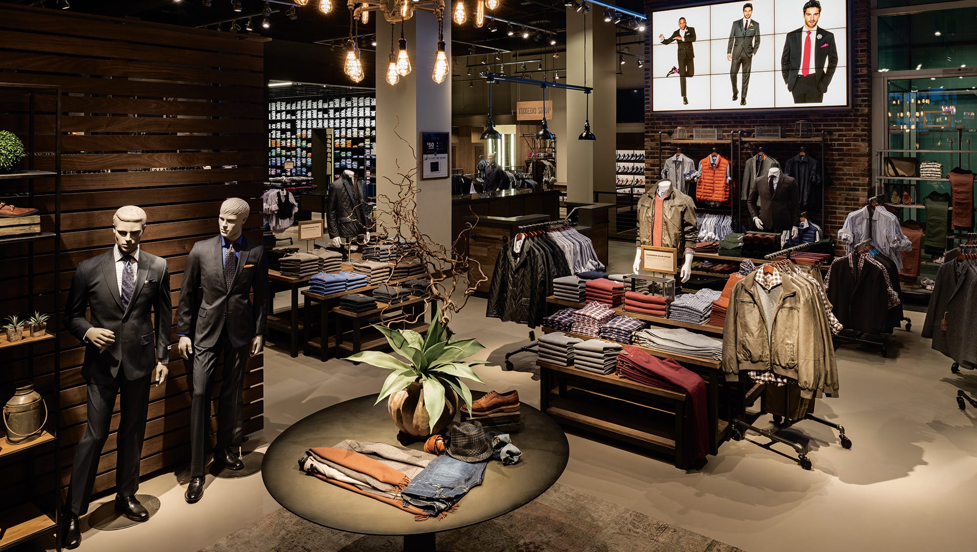 Store closings list: Men's Wearhouse, Jos A Bank owner hits ...