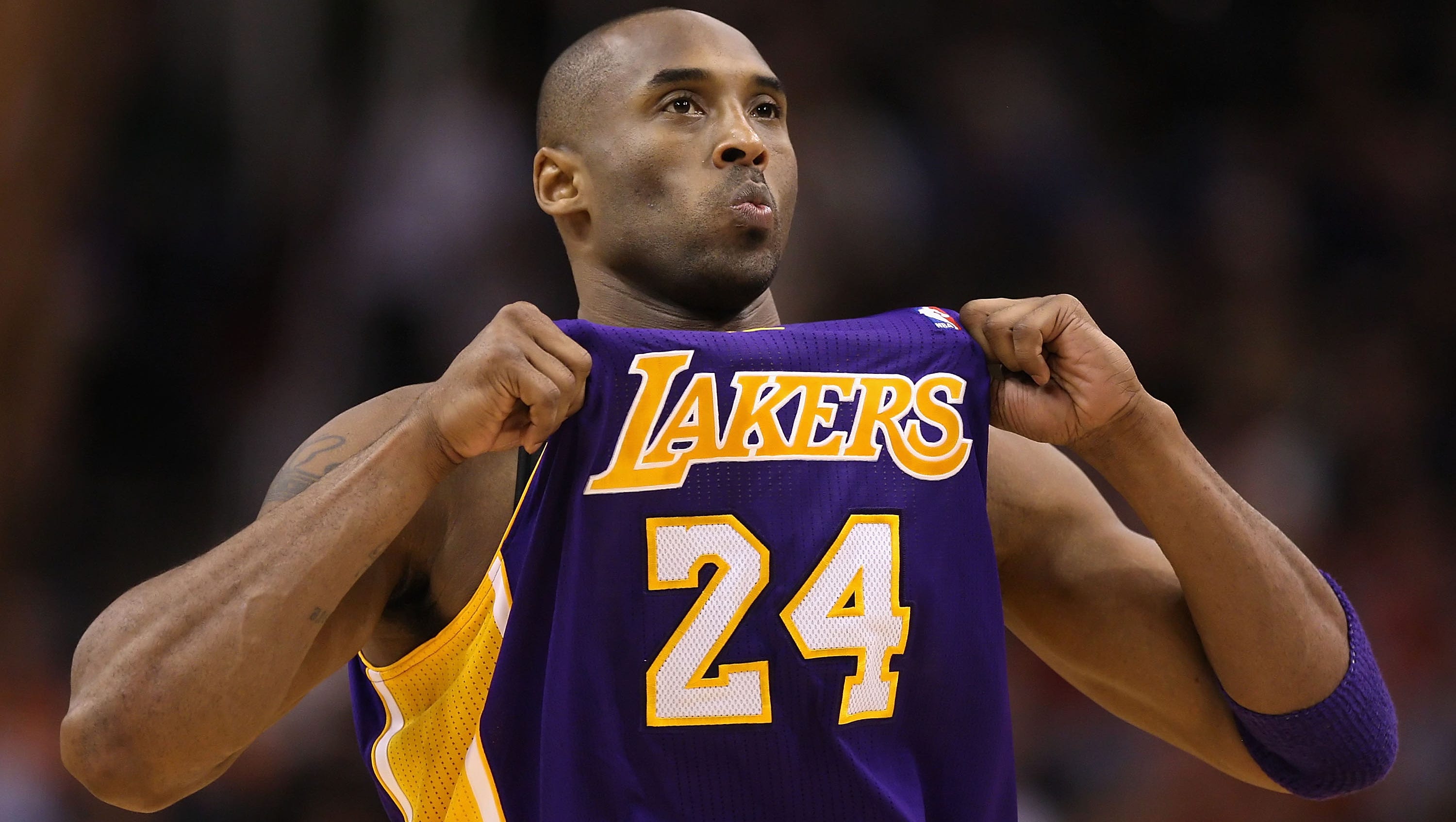 Lakers To Retire Kobe Bryant S 2 Jersey Numbers Lakers To Retire Kobe Bryant S 2 Jersey Numbers