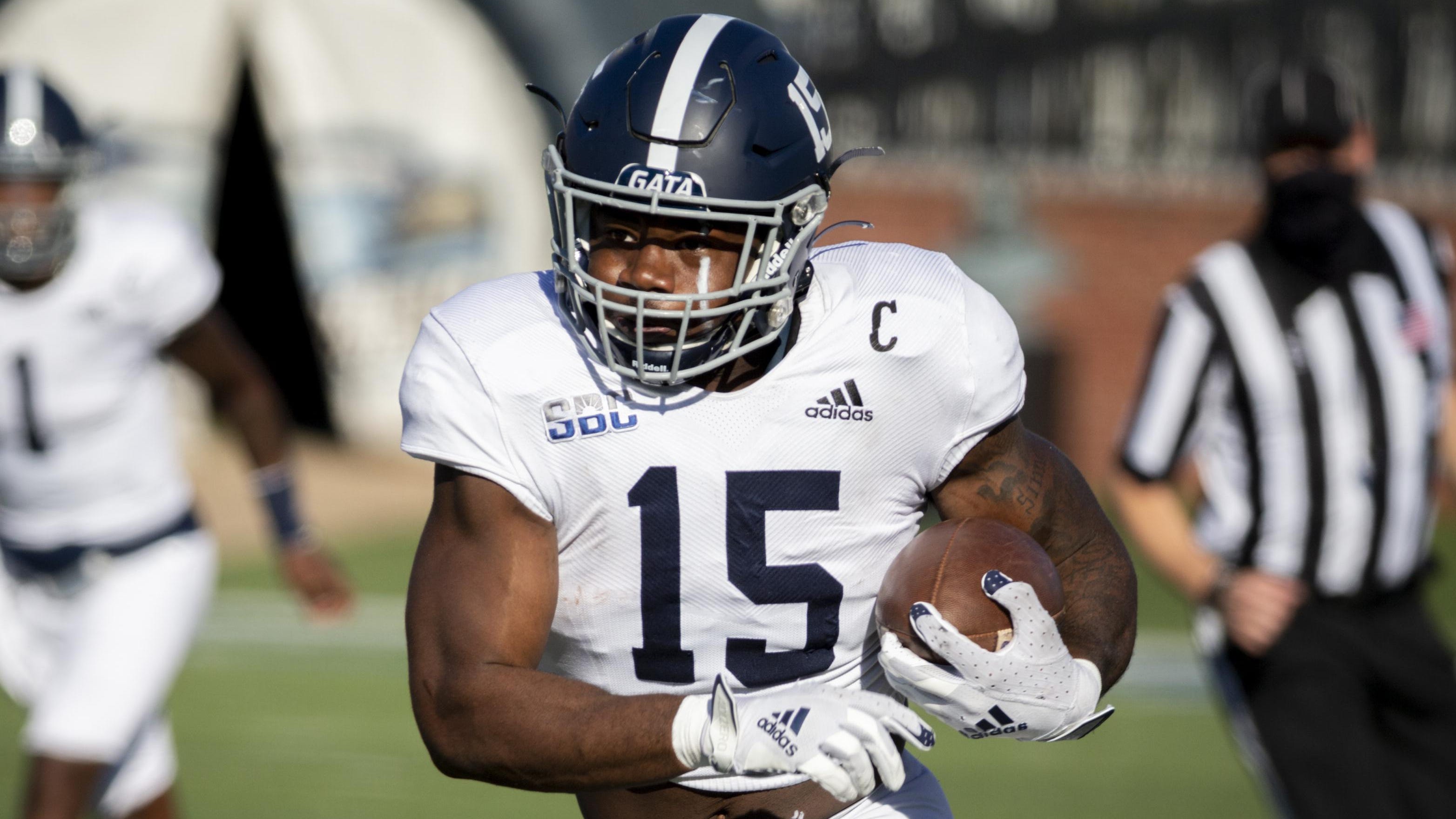 J D King Is Out For Georgia Southern Football Here S Who Can Replace Him