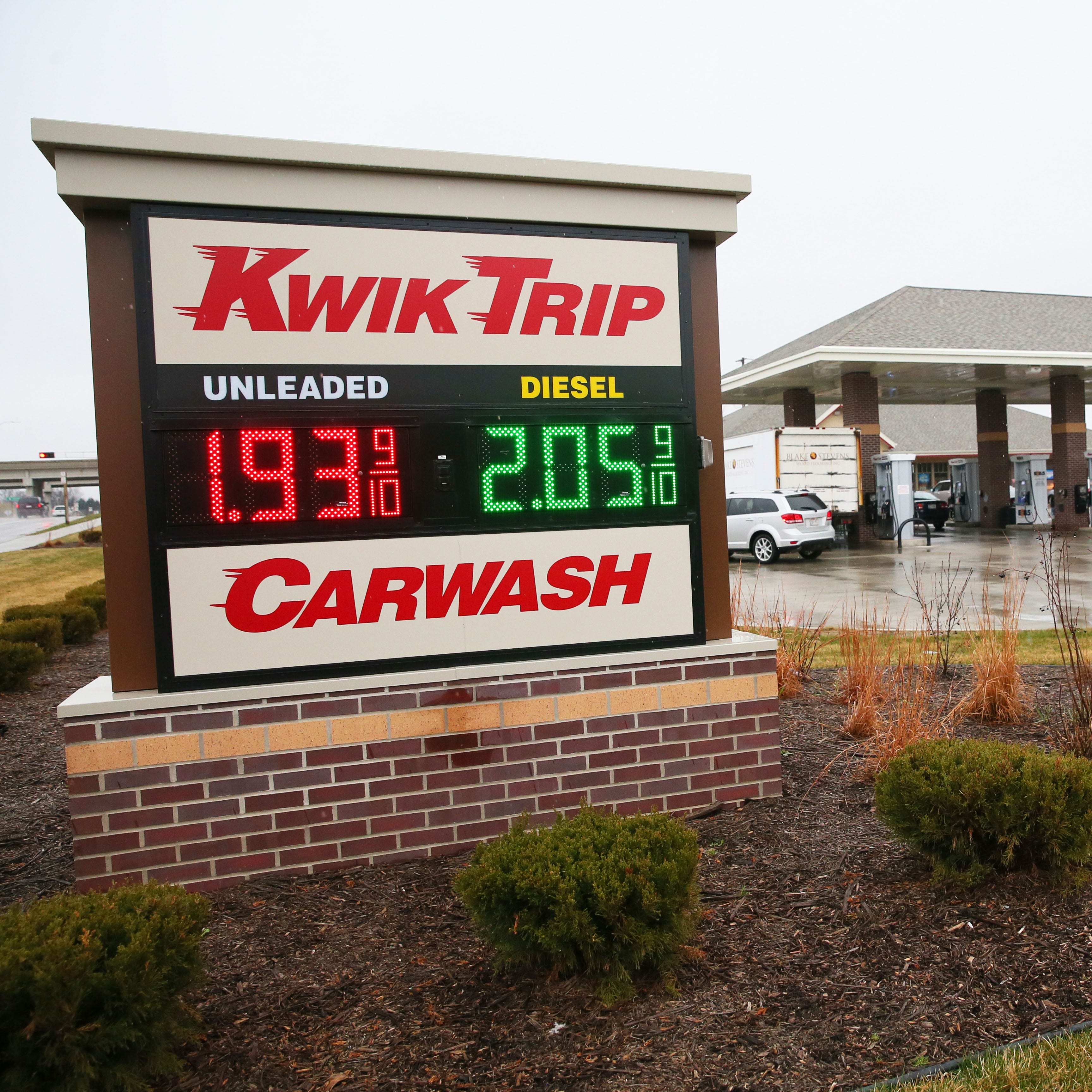 kwik trip will buy 34 pdq food stores in wisconsin pushing total store count above 600 kwik trip will buy 34 pdq food stores