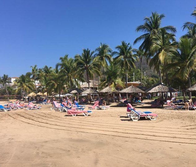 Sober Vacations International, a Los Angeles-based company, organizes alcohol-free trips all over the world, including this one in Ixtapa, Mexico.