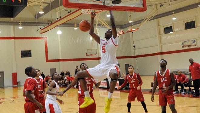 Former Maryland signee, 7-foot center Trayvon Reed committed to Auburn on Thursday.