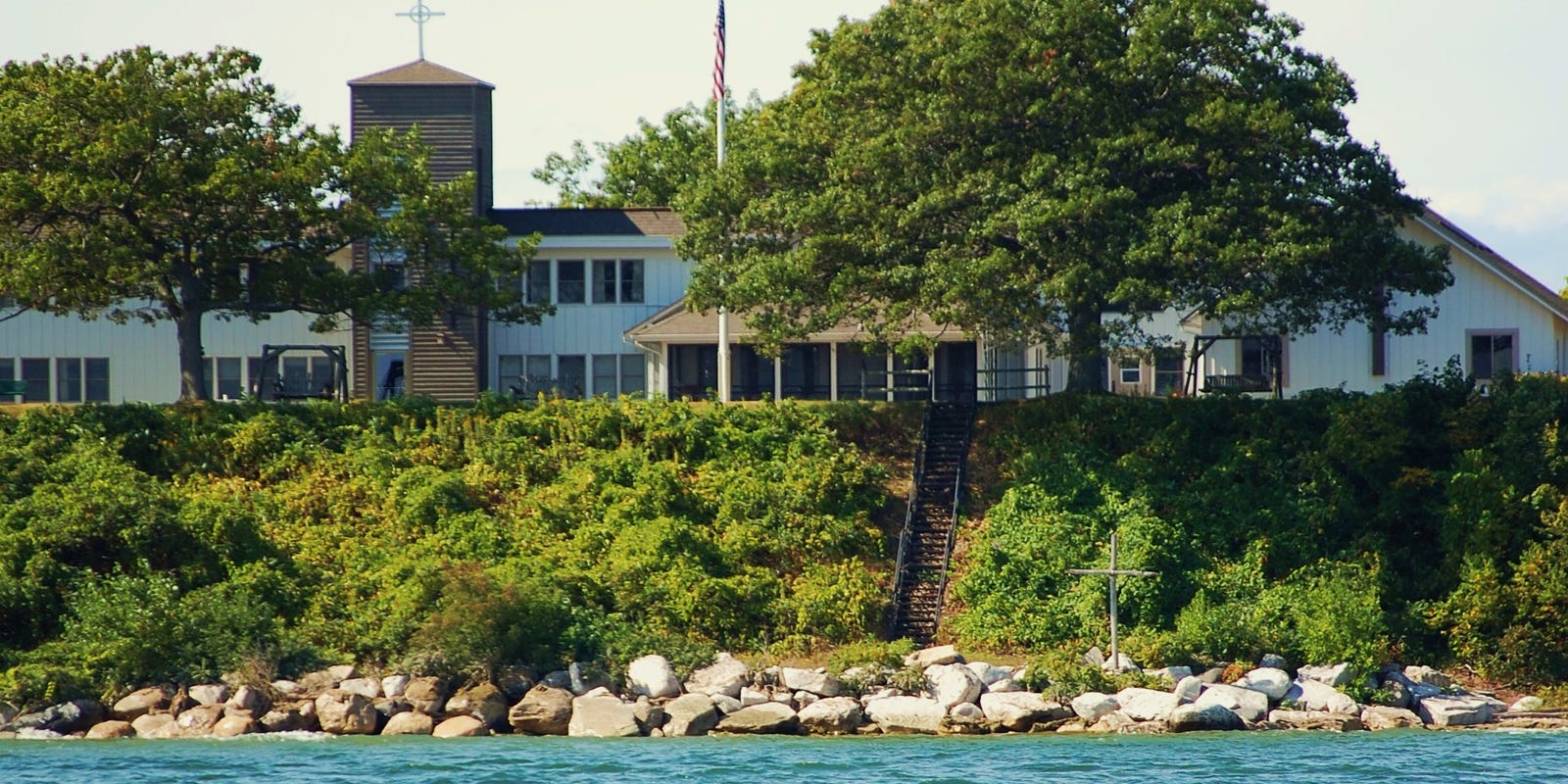 Chambers Island group buys retreat property