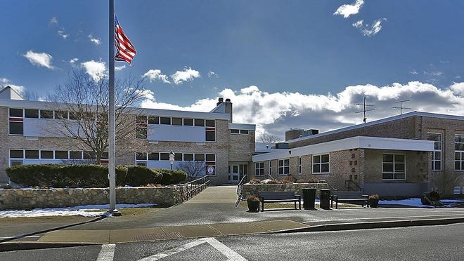 Hingham School Committee approves hybrid remote/in-person plan Hingham School Committee approves hybrid remote/in-person plan