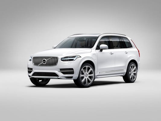 Review Volvo Xc90 Plug In Hybrid Charges Into Lead